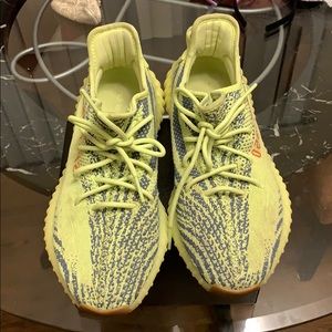 Yeezy 350 V2